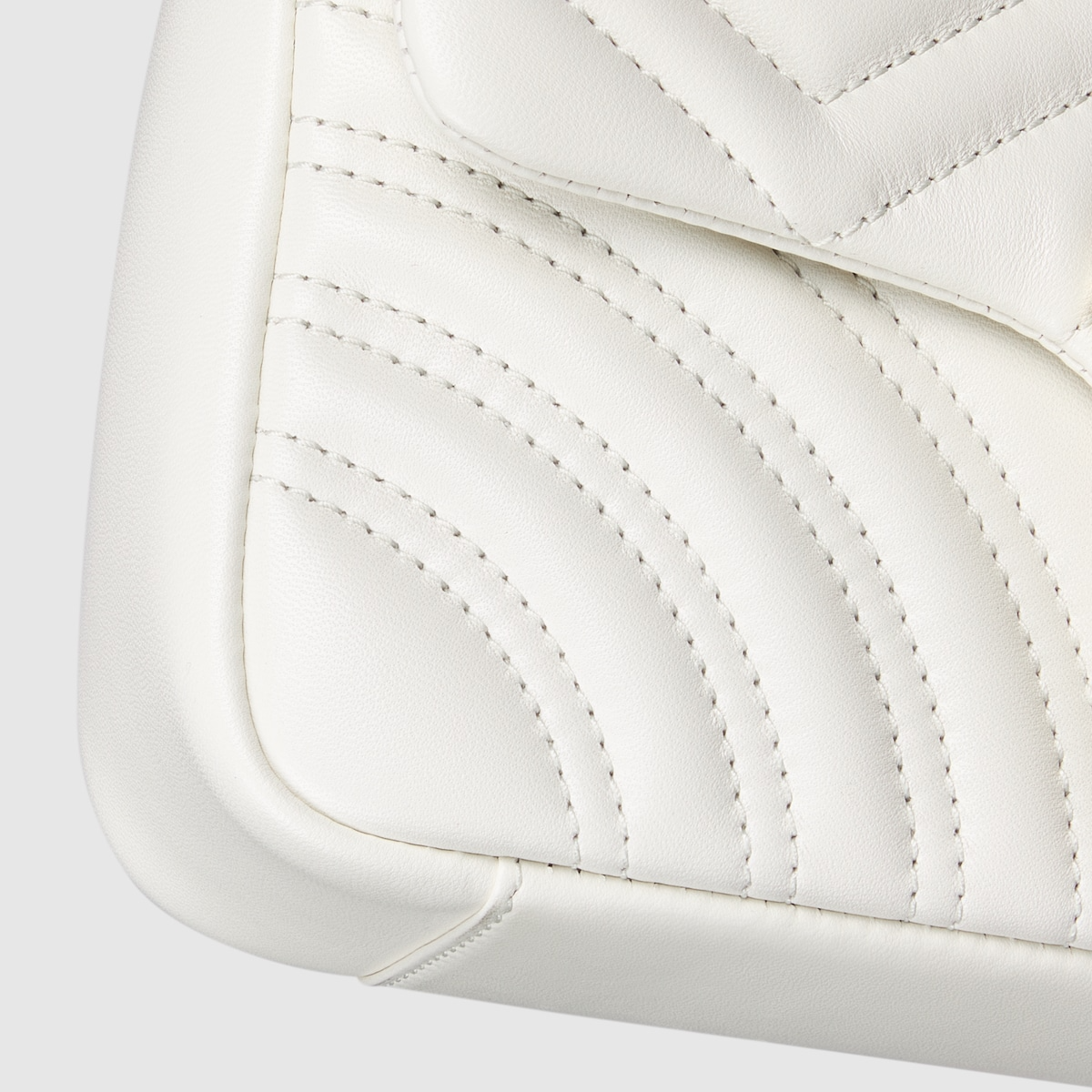 GG Marmont Shoulder Bag - White