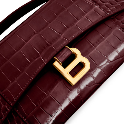 Hourglass Pochette With Chain - Shiny Gold Hardware
